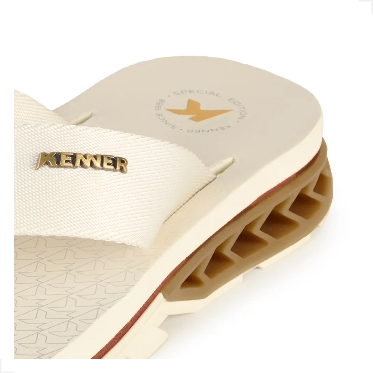 Chinelo Kenner Rakka Edição Especial Masculino Bege Adultos